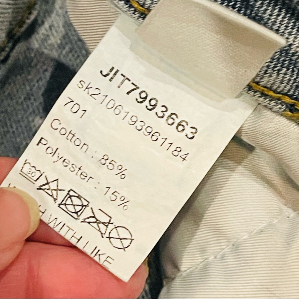 SHEIN Whitewash Jeans - Picture 5 of 6